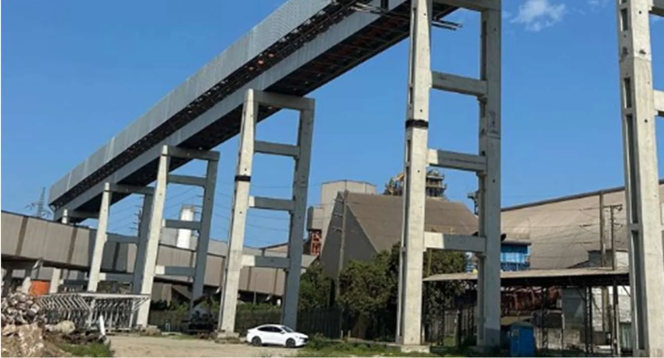 Galerias e transportadores montados no Porto de Paranaguá